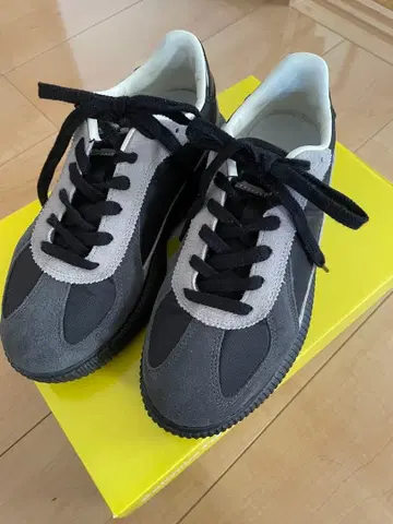 오니츠카타이거 스니커즈 그레이/블랙 DELECITY