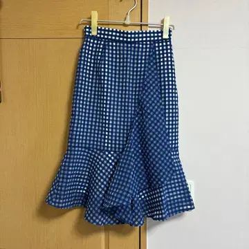 비대칭 플레어 스커트