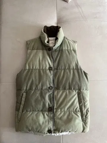 레미 릴리프 올리브 그린 다운 베스트