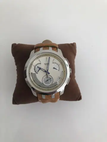 swatch 아이러니 레트로그래드 스와치 가죽 벨트 크로노