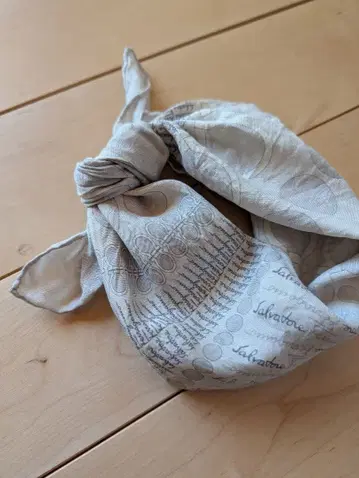 페라가모 스카프