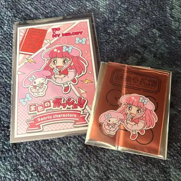 골드 컬러의 갓슈 산리오 콜라보 세트 티오 마이멜로디 혜택 아크릴