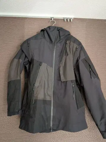 the viridi anne 프래그먼트 마운틴 자켓