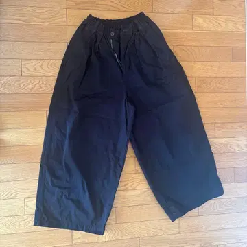 HARESTY 블랙 와이드 팬츠