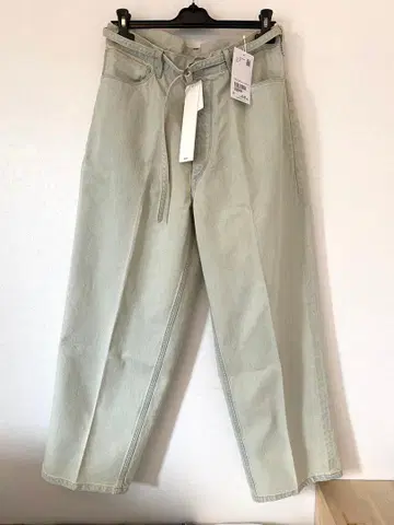 [ 새상품 ] blurhms 데님 내로우 벨티드 팬츠