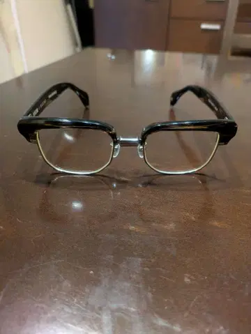 EFFECTOR & BLACK SIGN PROVIDENCE