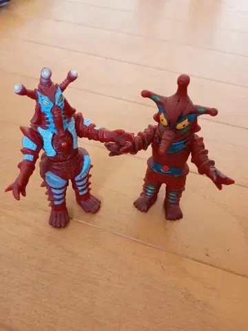 울트라맨 괴수 피규어 2체 세트