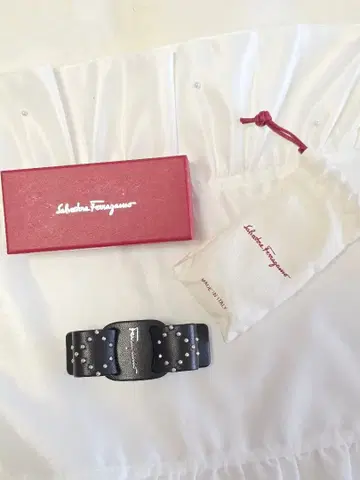 Salvatore Ferragamo 블랙 머리핀