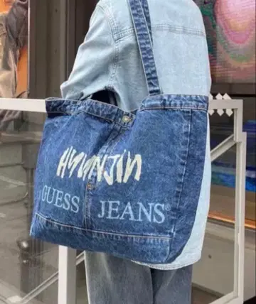 GUESSJEANS 토트백 하라주쿠점 한정판 프린트 HYUNJIN