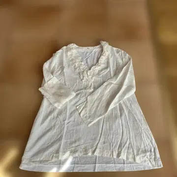 새상품급 45rpm 화이트 프릴 긴팔 셔츠