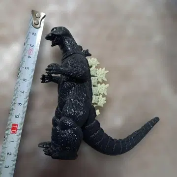 고질라 피규어