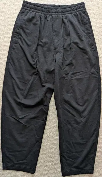 UNIQLO U 라이트웨이트 맨투맨 와이드 팬츠