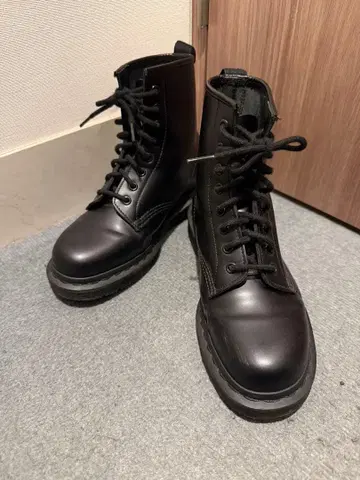 Dr.Martens 닥터마틴 8홀 부츠 블랙 UK6