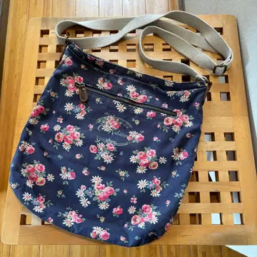 새상품급! 캐스키드슨 숄더백