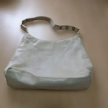 라이트 그레이 가죽 숄더백 (페라가모)