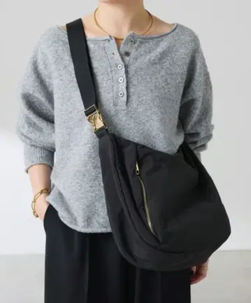 새상품급 PAPILLONNER 파피요네 나일론 테이프 숄더백 블랙