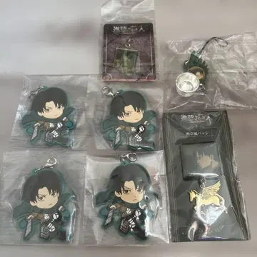 진격의 거인 실버 참 러버 마스코트 훈장풍 배지 리바이 7종