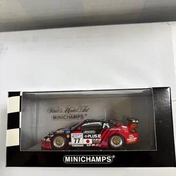 MINICHAMPS Porsche 911 GT3 RS 2002