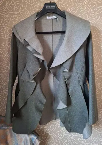 MAURIZIO PECORARO 프릴 테일러드 자켓 그레이