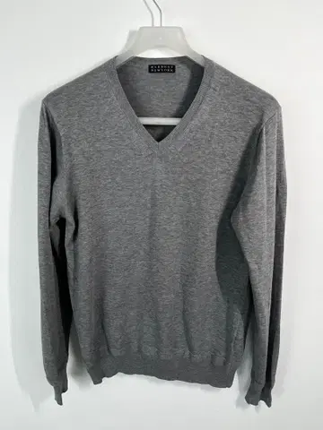 바니스 뉴욕 그레이 V넥 스웨터 사이즈 48