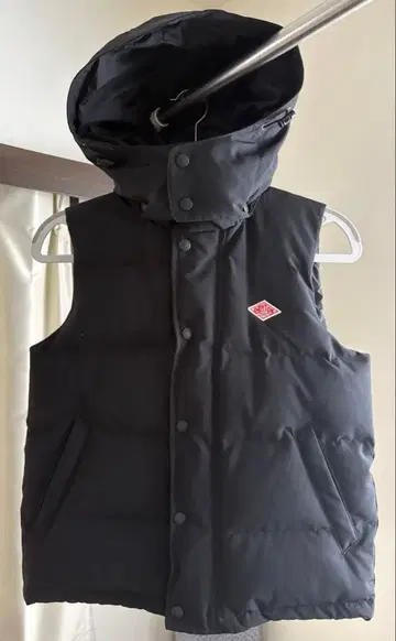 단톤 다운 베스트 후드 부착 블랙 36 M