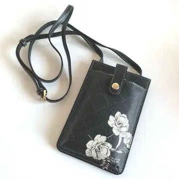 새상품 PINKY&DIANNE 핑키앤다이안 스마트폰 미니백