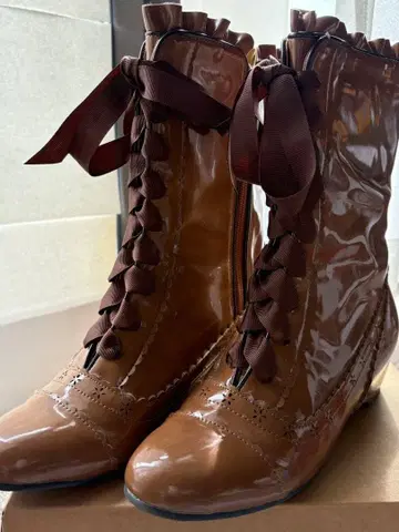 엑시즈팜 레인부츠 리본 프릴 브라운