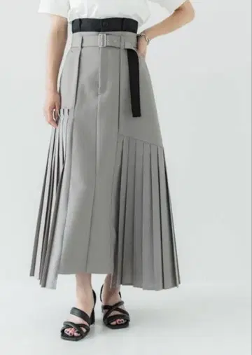 유나이티드 도쿄 사이드 플리츠 턱 스커트