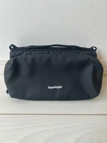 토폴로지 topologie 보틀 사코슈 미디엄 숄더백