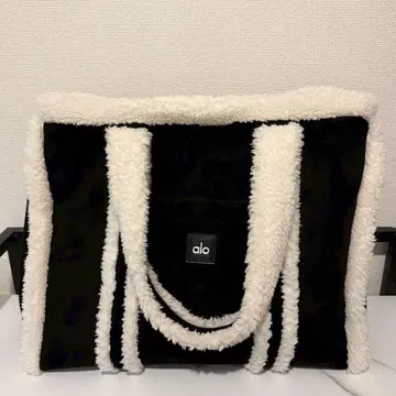 alo 토트백 블랙/화이트 플리스