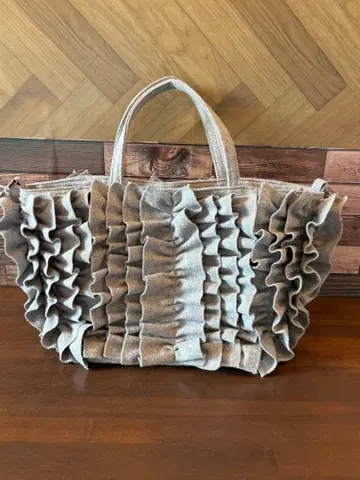 [ 새상품급 ] DRES 프릴 토트백