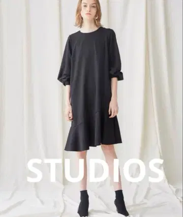 STUDIOUS 비대칭 분또 플레어 원피스 블랙