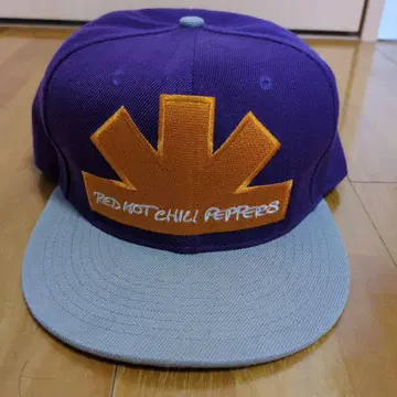 Red Hot Chili Peppers 보라색 캡