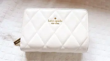 케이트 스페이드 화이트 퀼팅 접이식 지갑