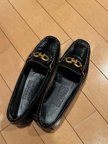 FERRAGAMO 로퍼 블랙