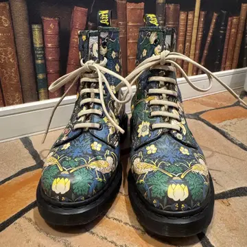Dr. Martens LIBERTY 꽃무늬 부츠 UK6