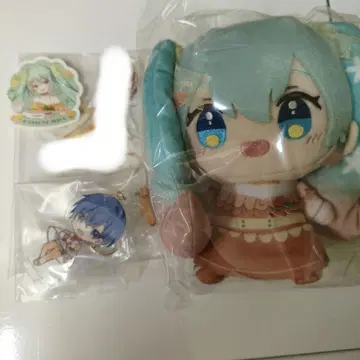 미쿠 봉제 인형과 키링 세트