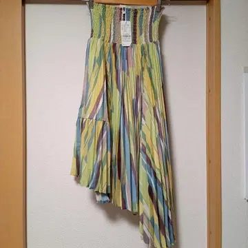 rienda 멀티 컬러 스트라이프 비대칭 플리츠 스커트