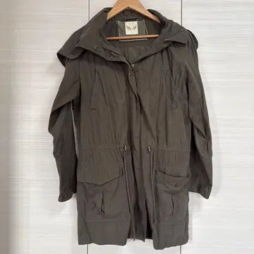 GU 올리브색 후드 부착 모즈 코트 L