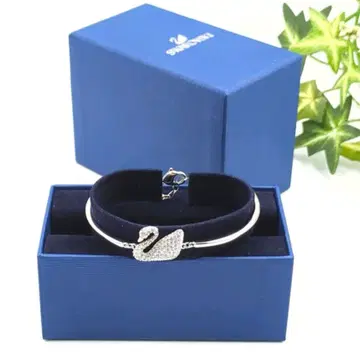 새상품급 SWAROVSKI 스완 모티브 팔찌 조정 가능