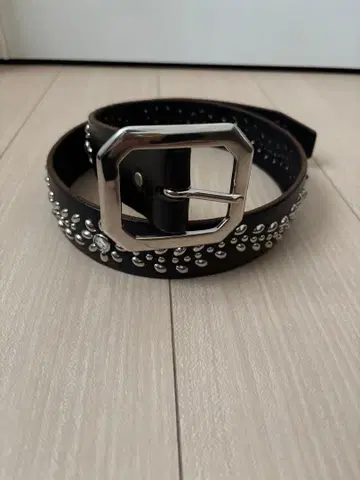 HTC DOA 스터드 벨트 36