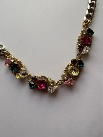 앤톤 헤니스 목걸이