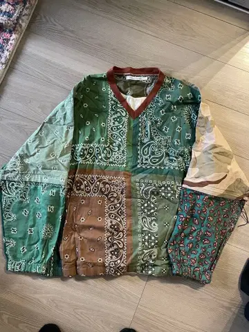 Children of the Disobedient 반다나 패턴