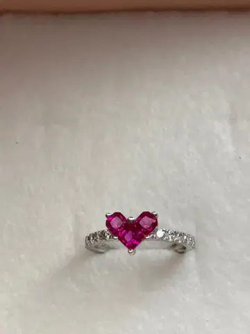 DIAMONIQUE 하트형 핑크 반지