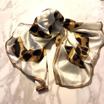 GREED INTERNATIONAL 실크 100% 스카프 일본제