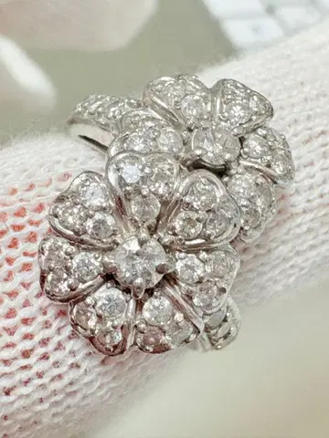 플라티나 다이아몬드 플라워 모티브 반지 정품 보증