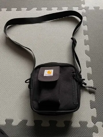 Carhartt 블랙 숄더백