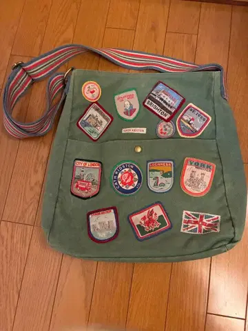 캐치 킷스톤 와펜 숄더백