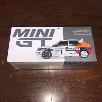 MINI GT 1/64 1131 Lancia Delta HF EVO I