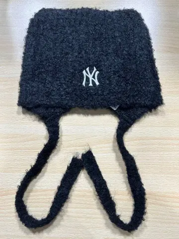 [ MLB korea ] aespa 카리나 고양이 귀 비니 끈 포함